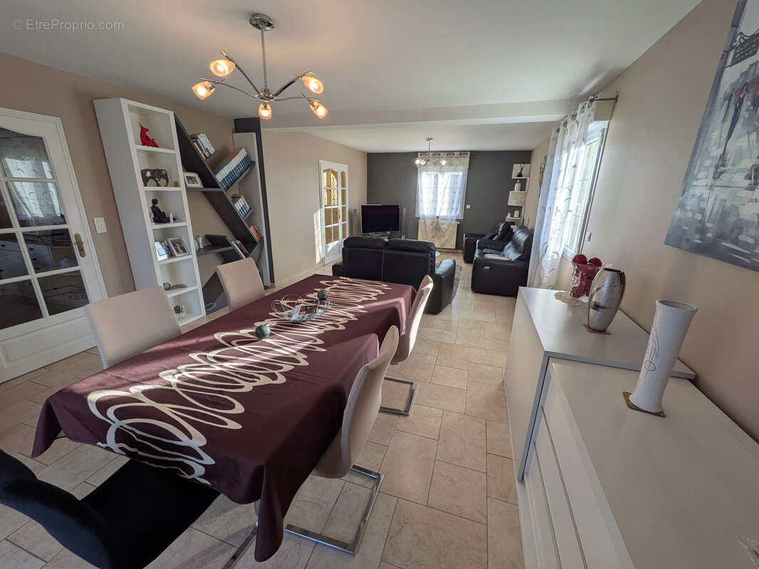 Maison à SAINT-MARTIN-DU-TERTRE