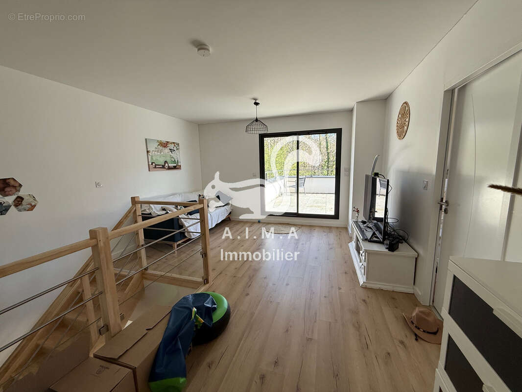 Mios, contemporaine récente avec de belles prestations - photo 10