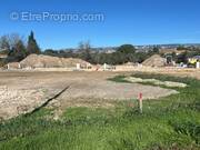 Terrain à MALLEMORT