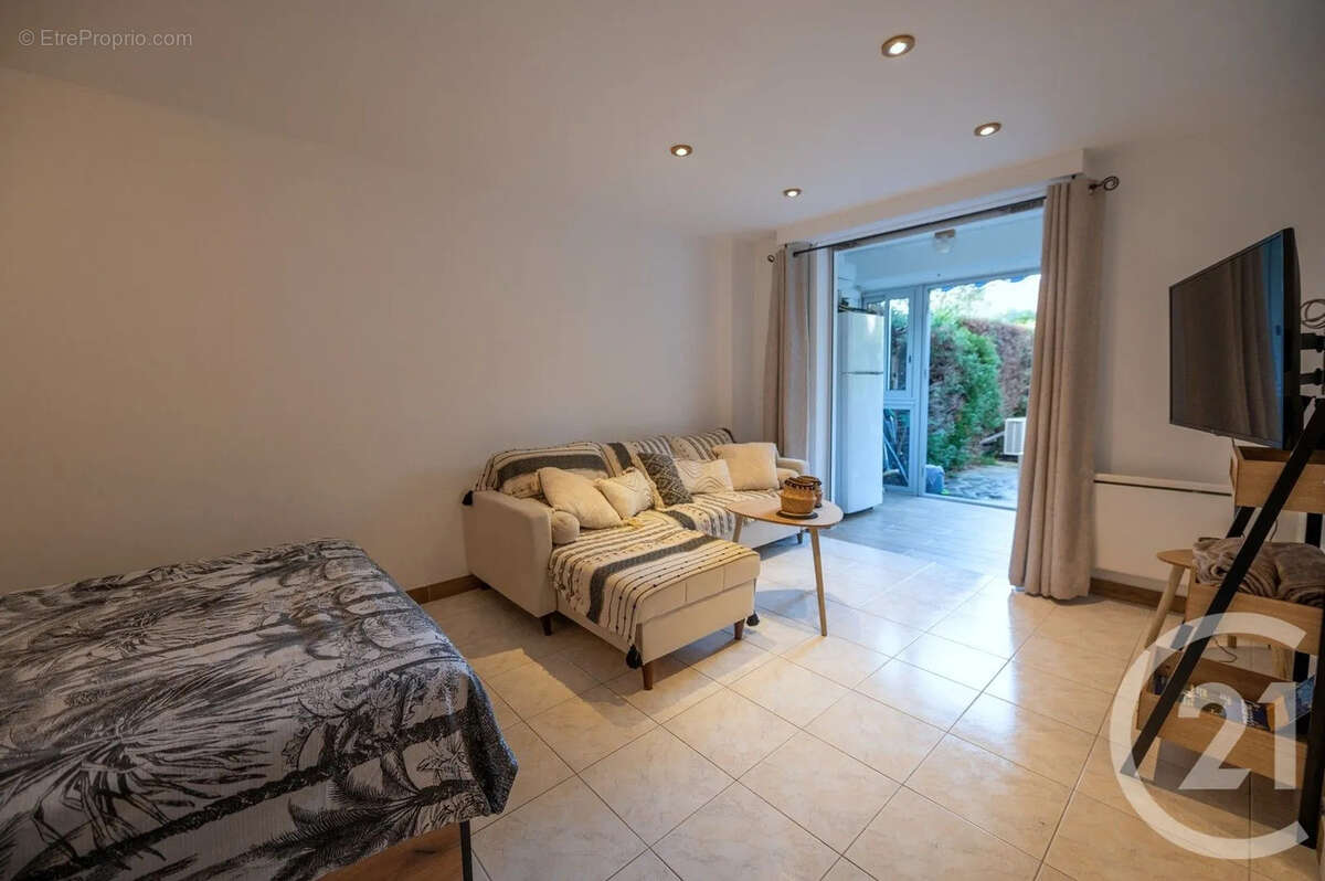Appartement à BORMES-LES-MIMOSAS