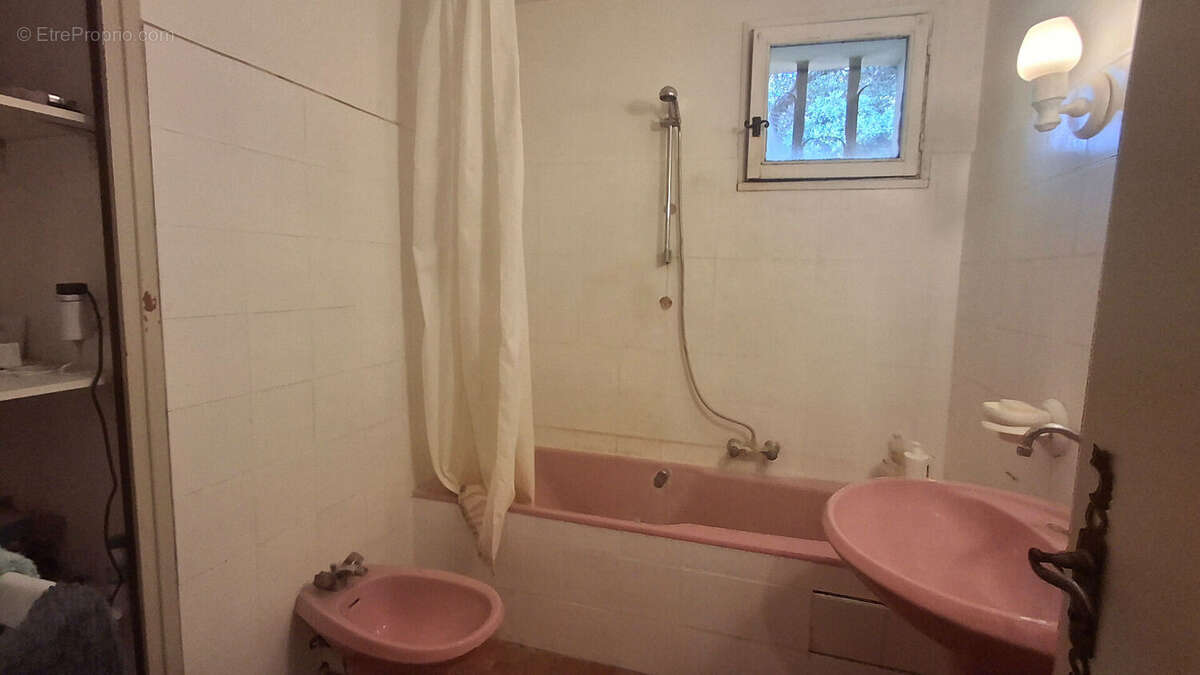 EXCLUXIVITÉ- RARE un Mas en grande partie à restaurer sur 8has de terrain - photo 14