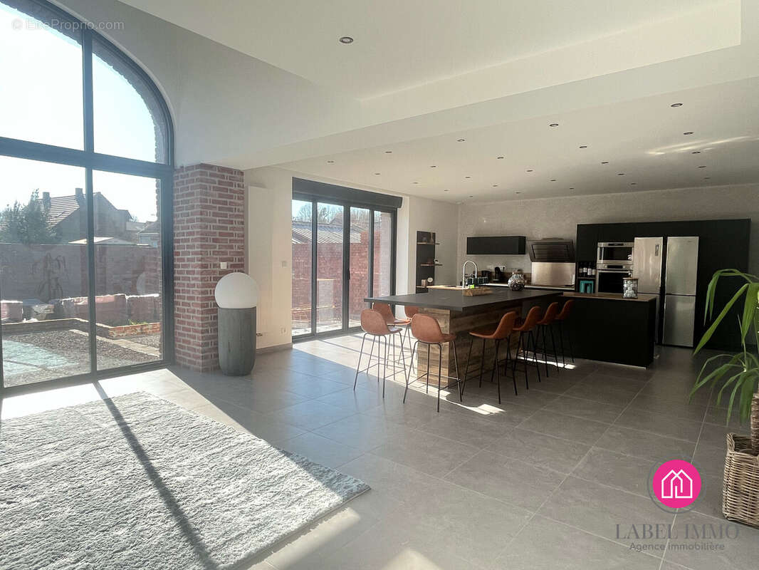 Maison 230 m² à Banteux  - photo 2