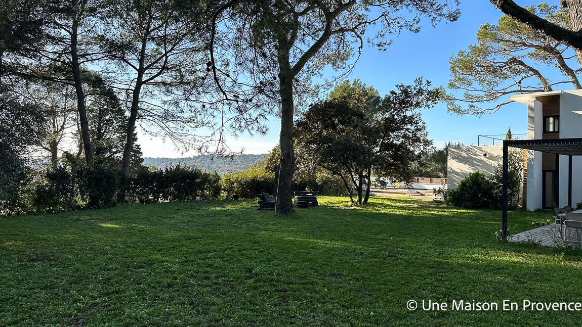 Maison à VILLENEUVE-LES-AVIGNON
