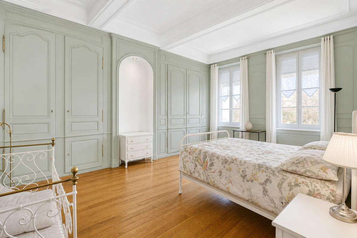 Maison bourgeoise de 321 m² à Vic-sur-Seille - photo 10