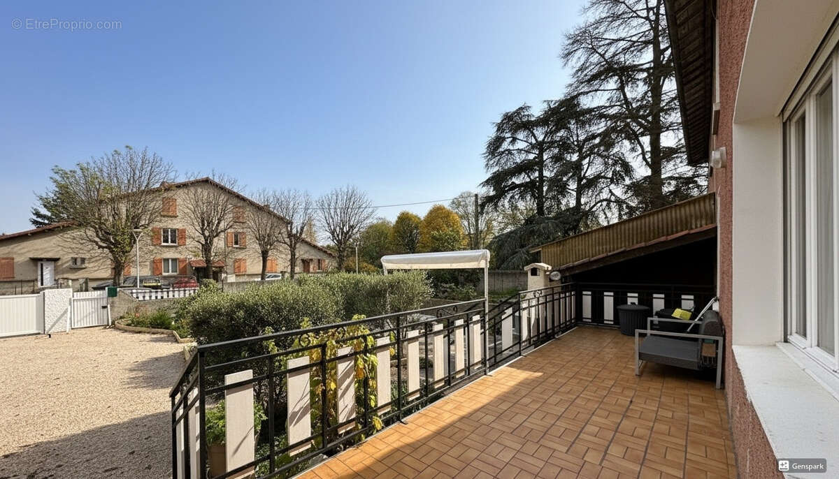 Maison à ROUSSILLON