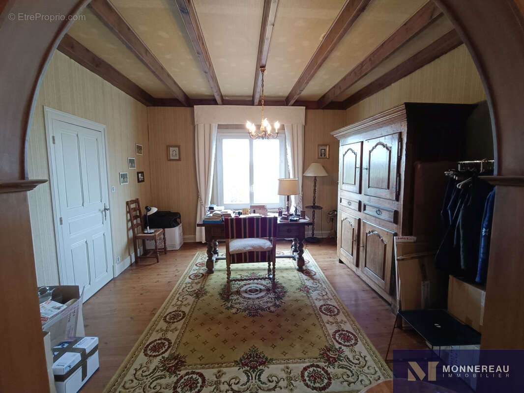 Maison à ROULLET-SAINT-ESTEPHE