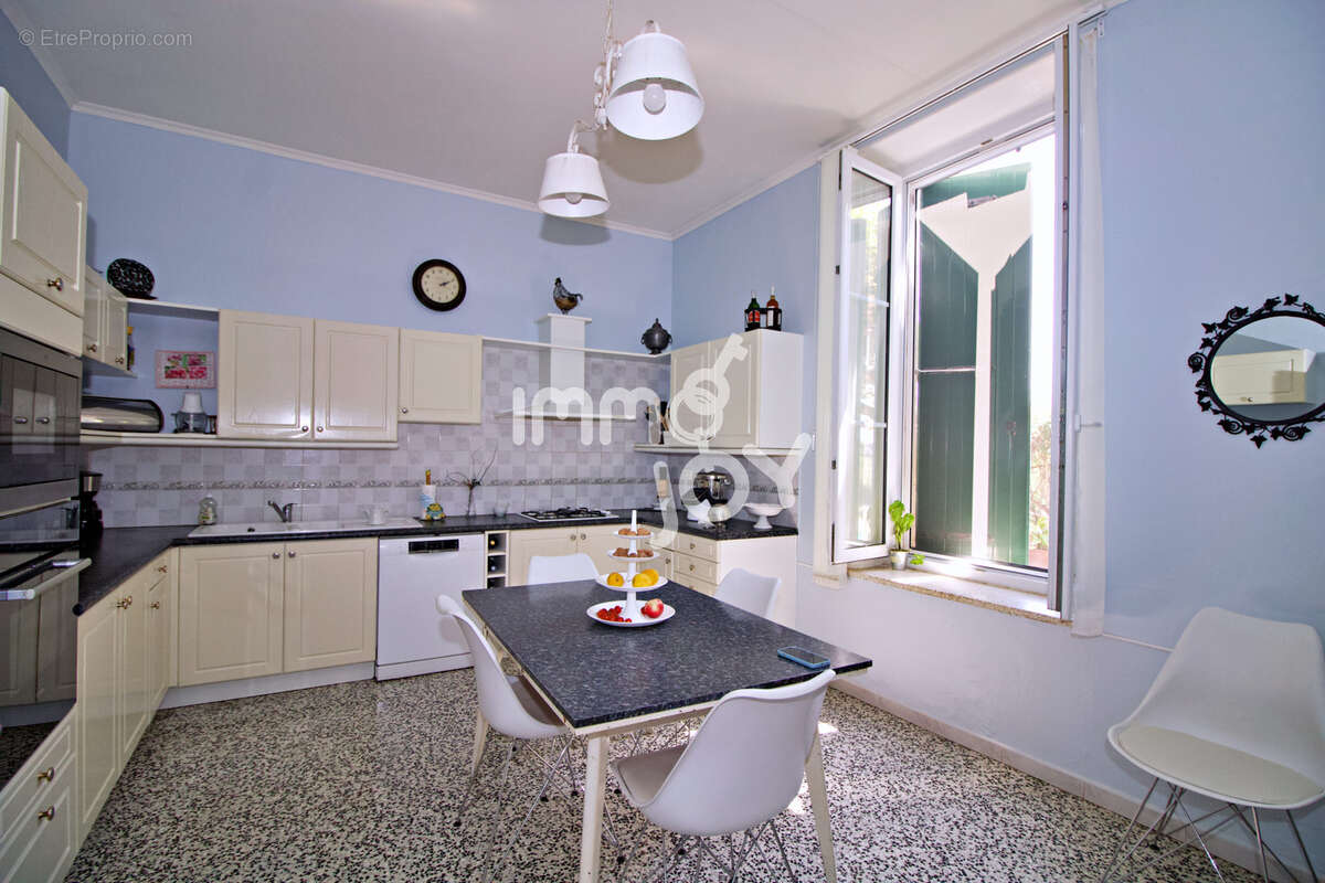 Maison à OUVEILLAN