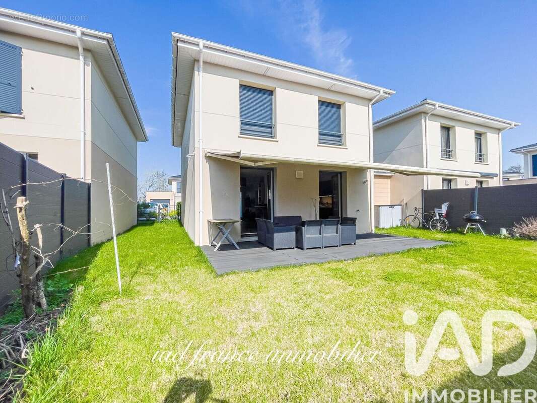 Photo 9 - Maison à ELANCOURT