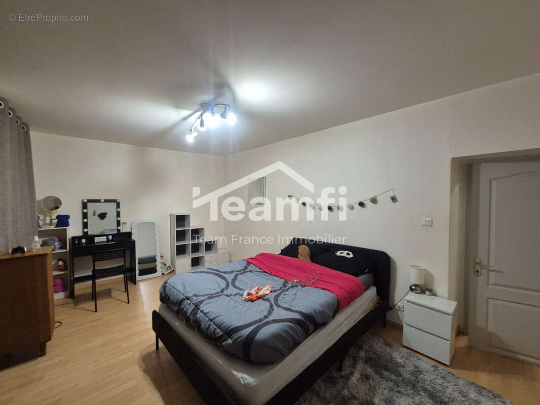 Appartement à COURPIERE