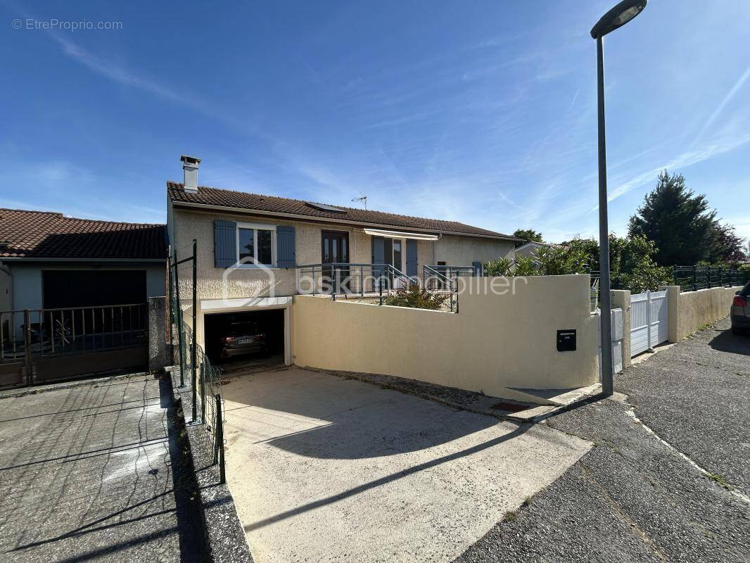 Maison à ROMANS-SUR-ISERE