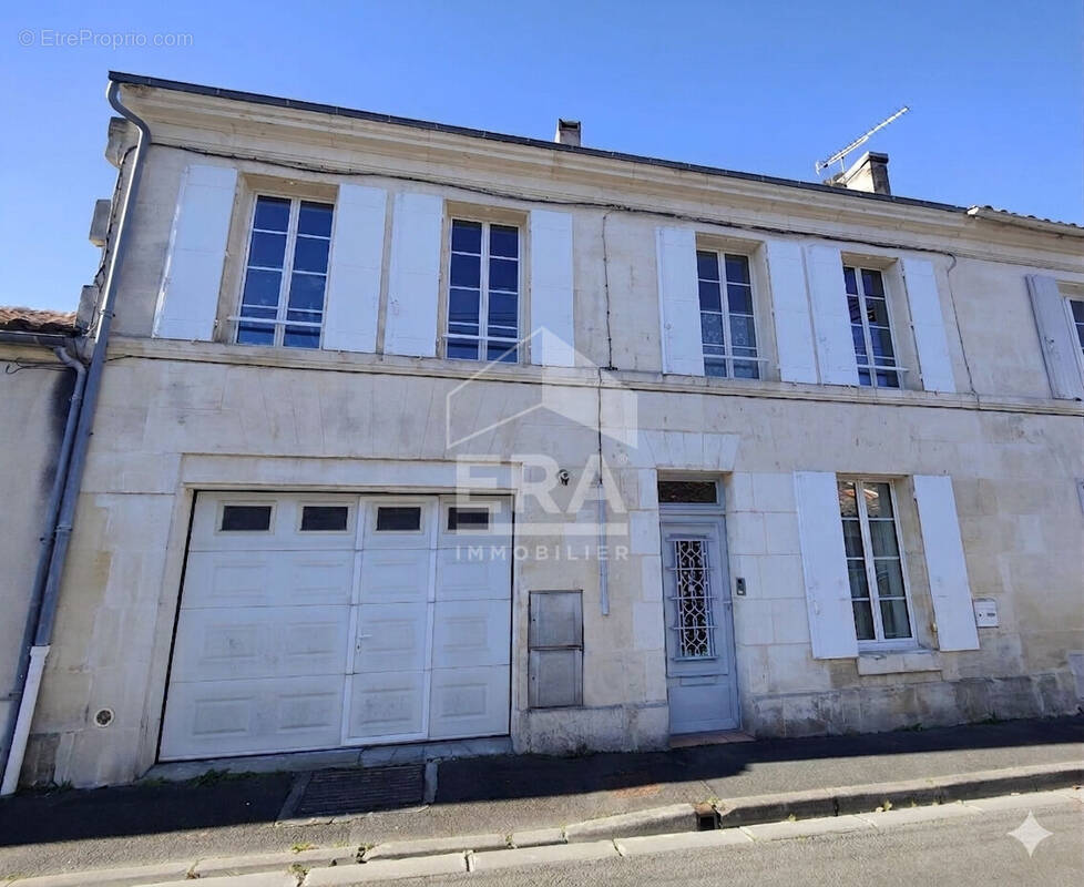 Maison à COGNAC