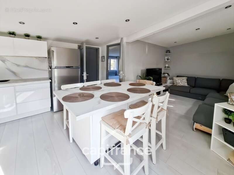 Alleins, maison de plain pied de   83m2 environ établie en zone agricole sur une parcelle de 3 400m2 m2 avec garage attenant - photo 12