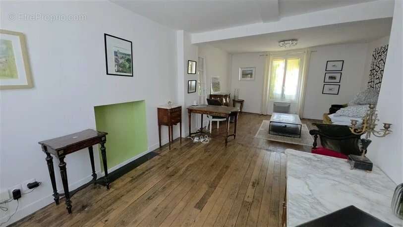 À vendre : maison de 2 chambres avec cour enchantée à Bellac (87) - photo 5