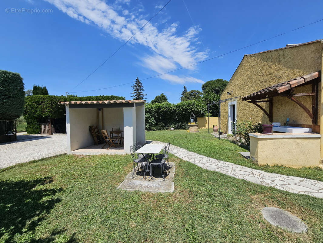 Maison à LA ROQUE-D'ANTHERON