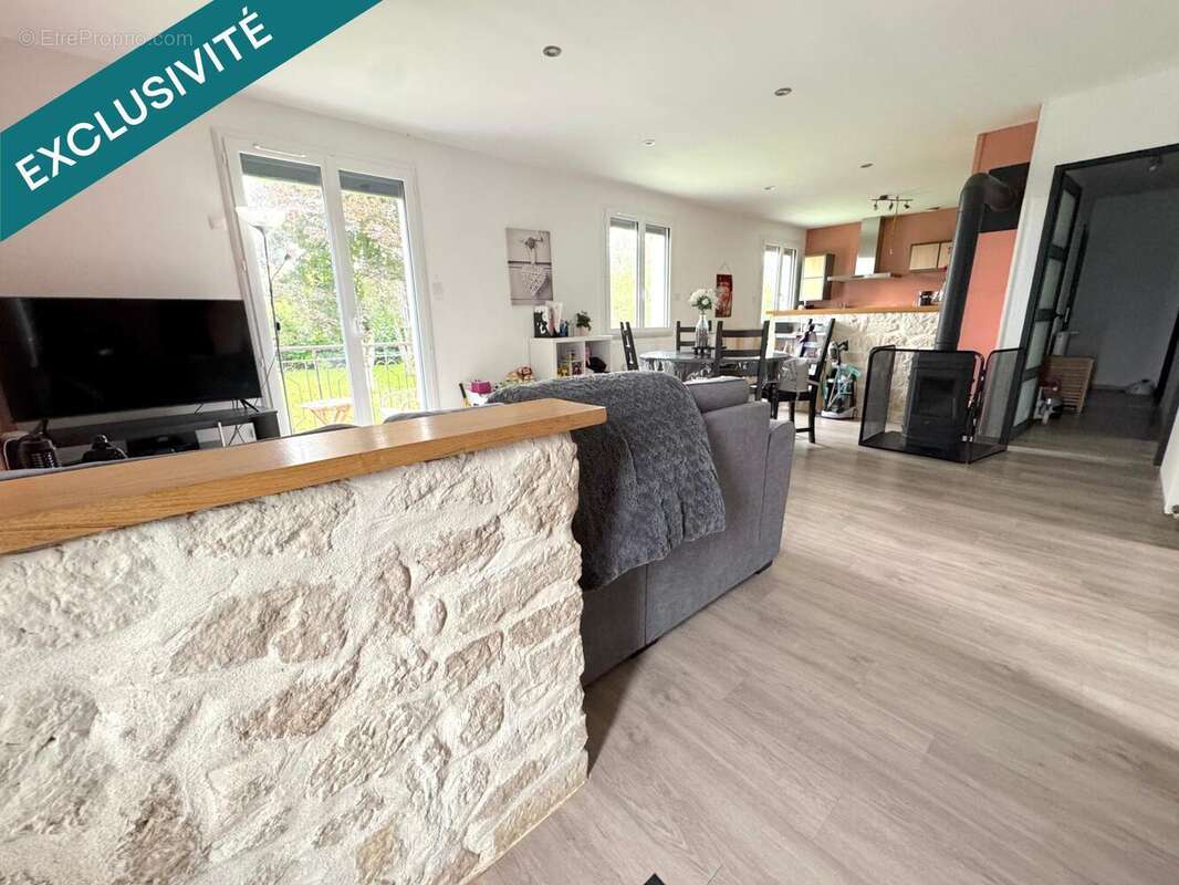 Photo 5 - Maison à VARENNES-SAINT-SAUVEUR