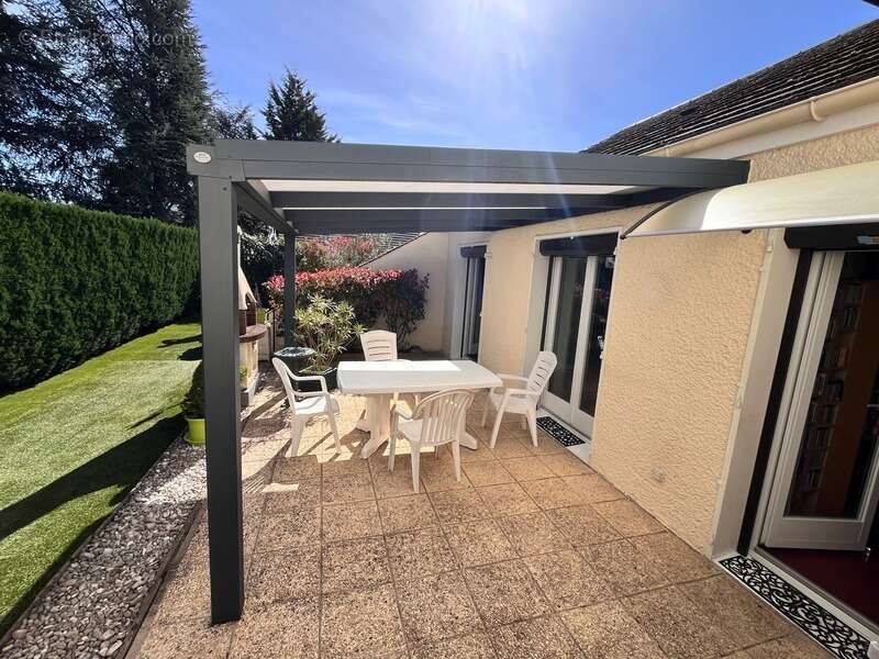 Maison à SAINT-PRYVE-SAINT-MESMIN