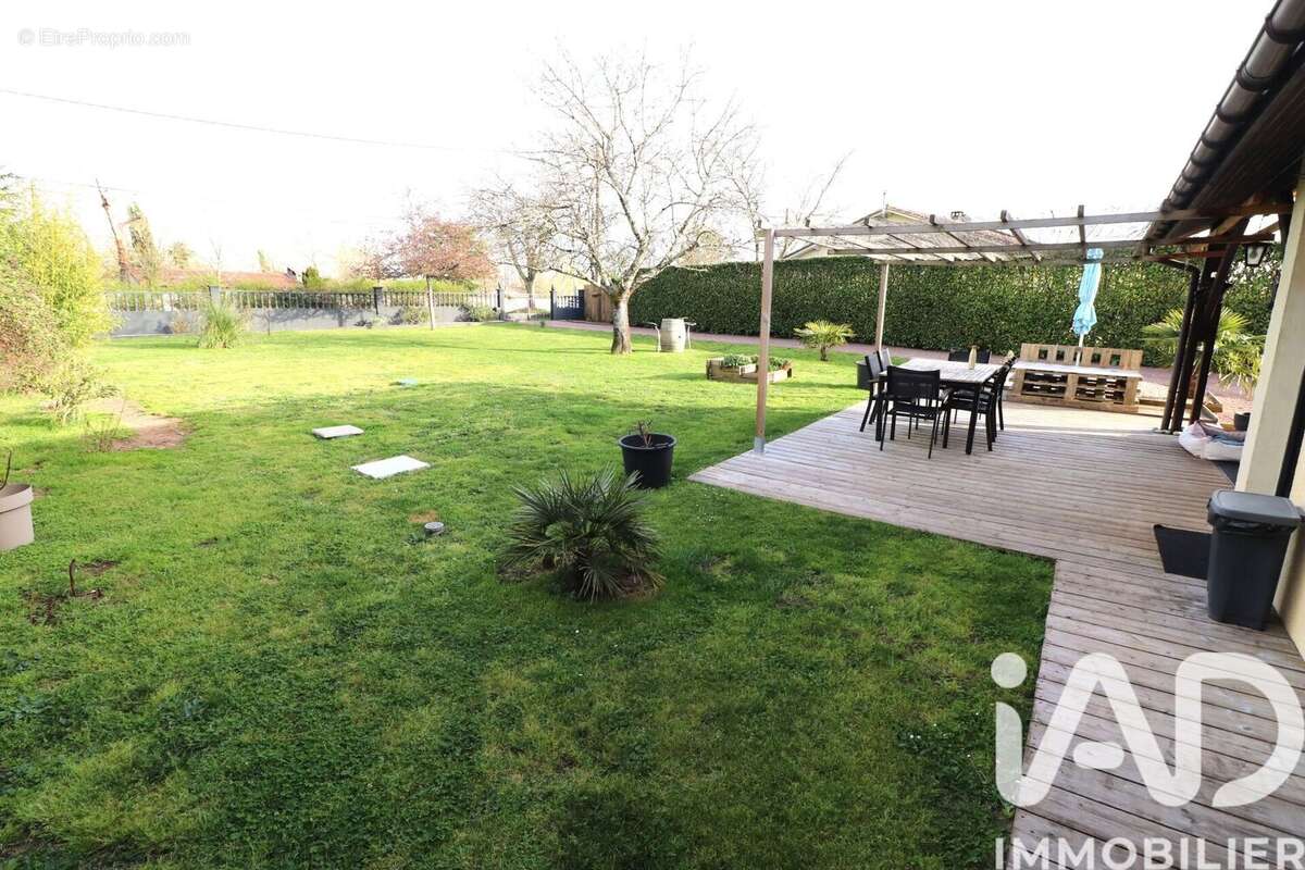 Maison 100 m² à La Clotte  - photo 3