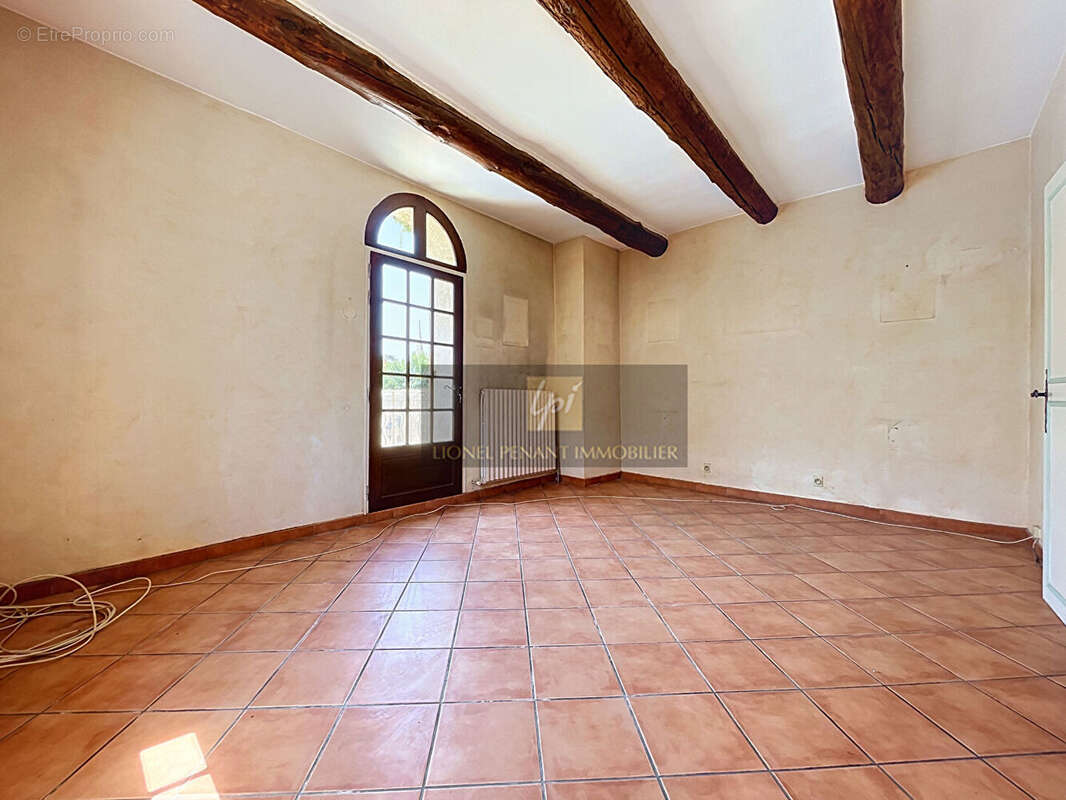 Carpentras maison de ville t4 110m2 a rafraichir avec piscine et pool house - photo 12