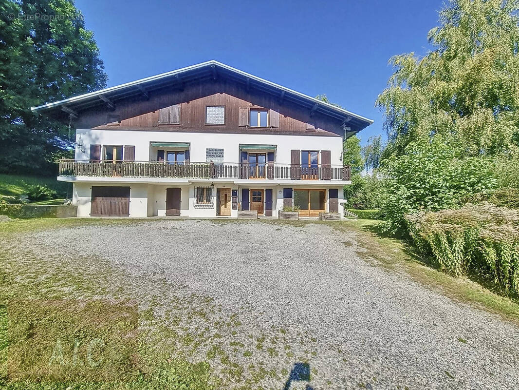 Appartement à COMBLOUX