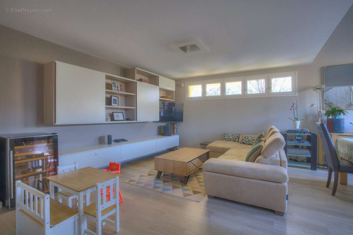 Appartement à PREVESSIN-MOENS