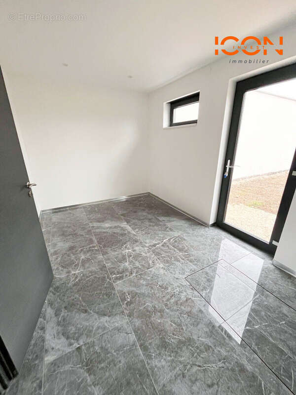 Maison à ROUGEGOUTTE