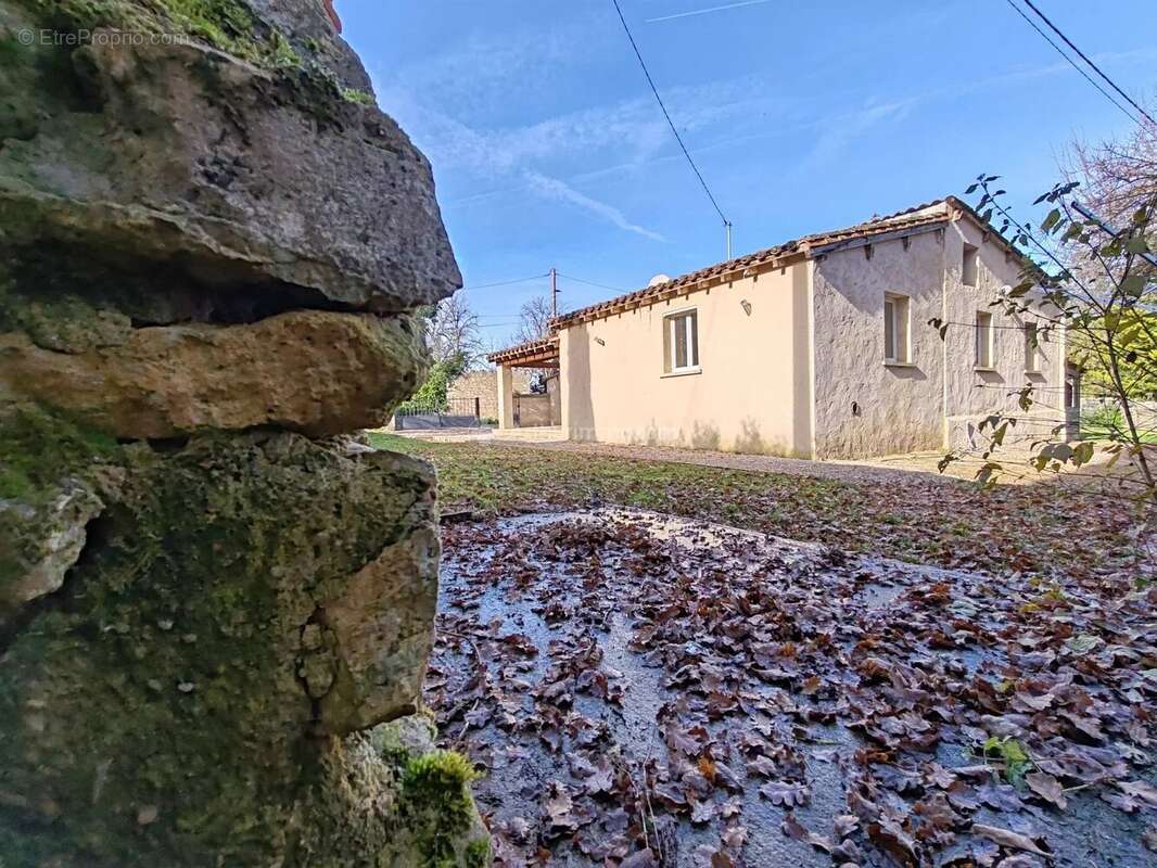 Maison à CAHUZAC-SUR-VERE