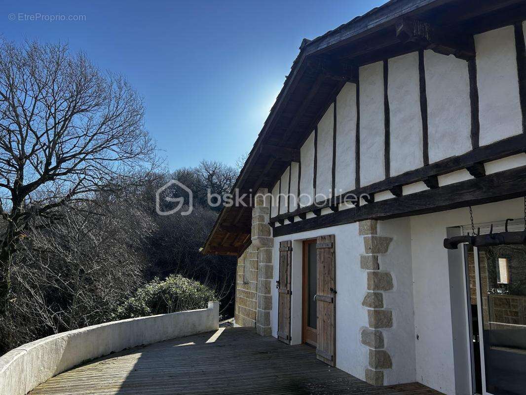 Maison à SAINT-PEE-SUR-NIVELLE