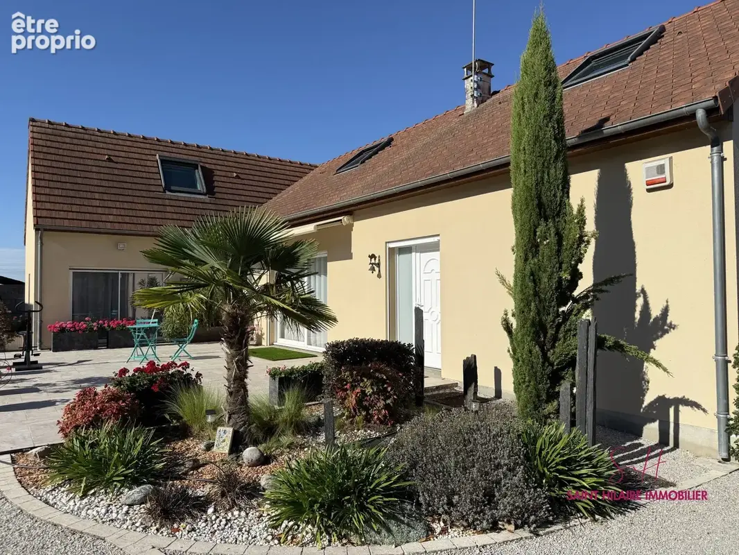 Maison 7 pièces 175 m² à vendre à Saint-Hilaire-Saint-Mesmin (45160) - photo 1