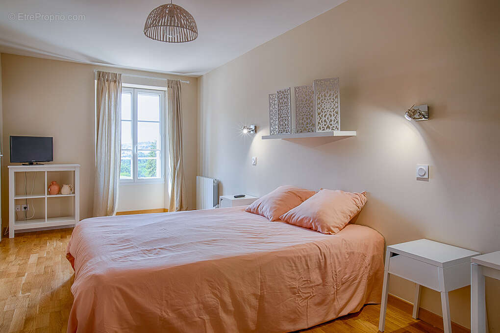 Maison à LE CHALON