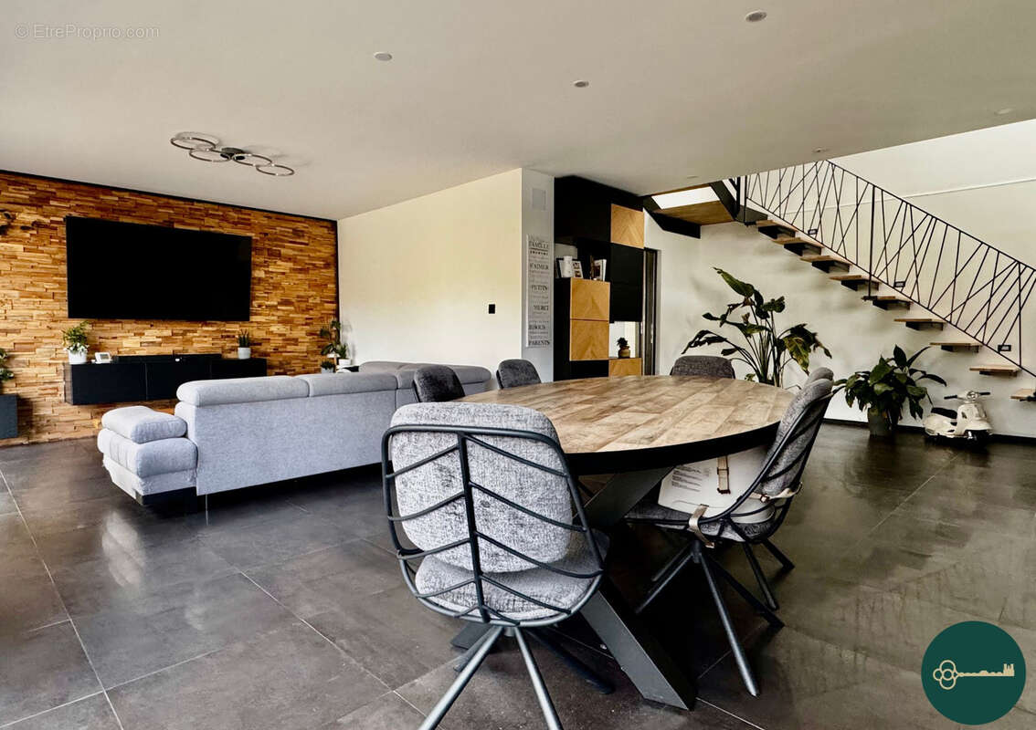 Maison à PAGNEY-DERRIERE-BARINE