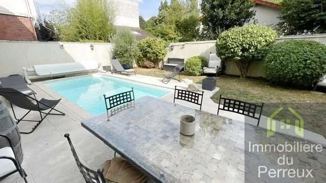 Maison familiale de 160 m2 ha avec piscine chauffée et sous- - photo 3