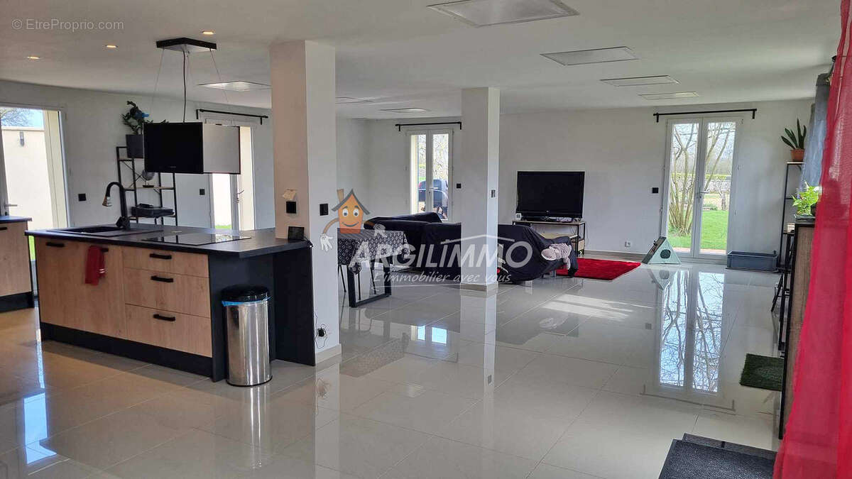 Maison à SAINT-CALAIS