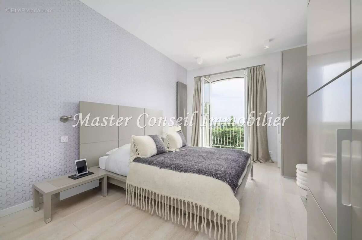 Vue Mer , Villa rénovée 280M²  contemporaine.  Parc arboré  2500M² - photo 21