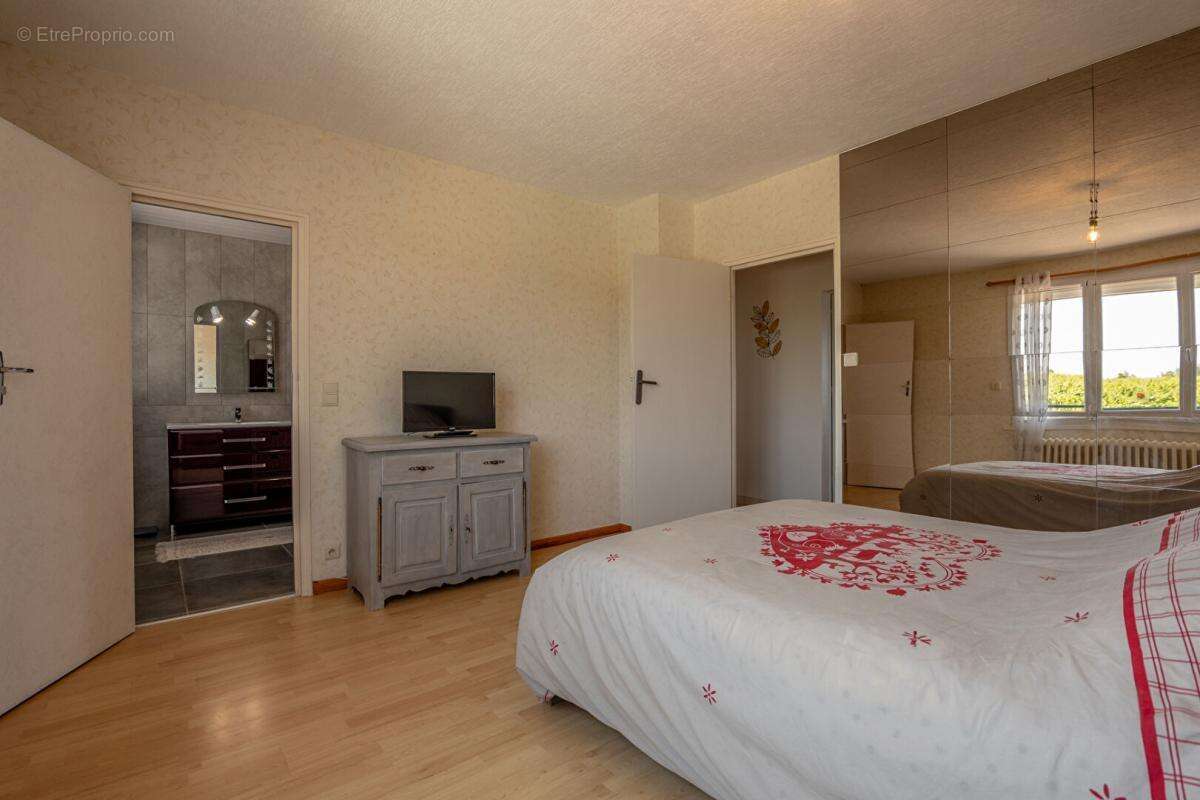 Lieux uniques ® x propriétés privées propose maison de  187 m² sur un terrain de 1295 m² à cellettes (41) - photo 12