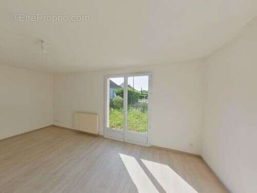 Maison à VALLON-EN-SULLY