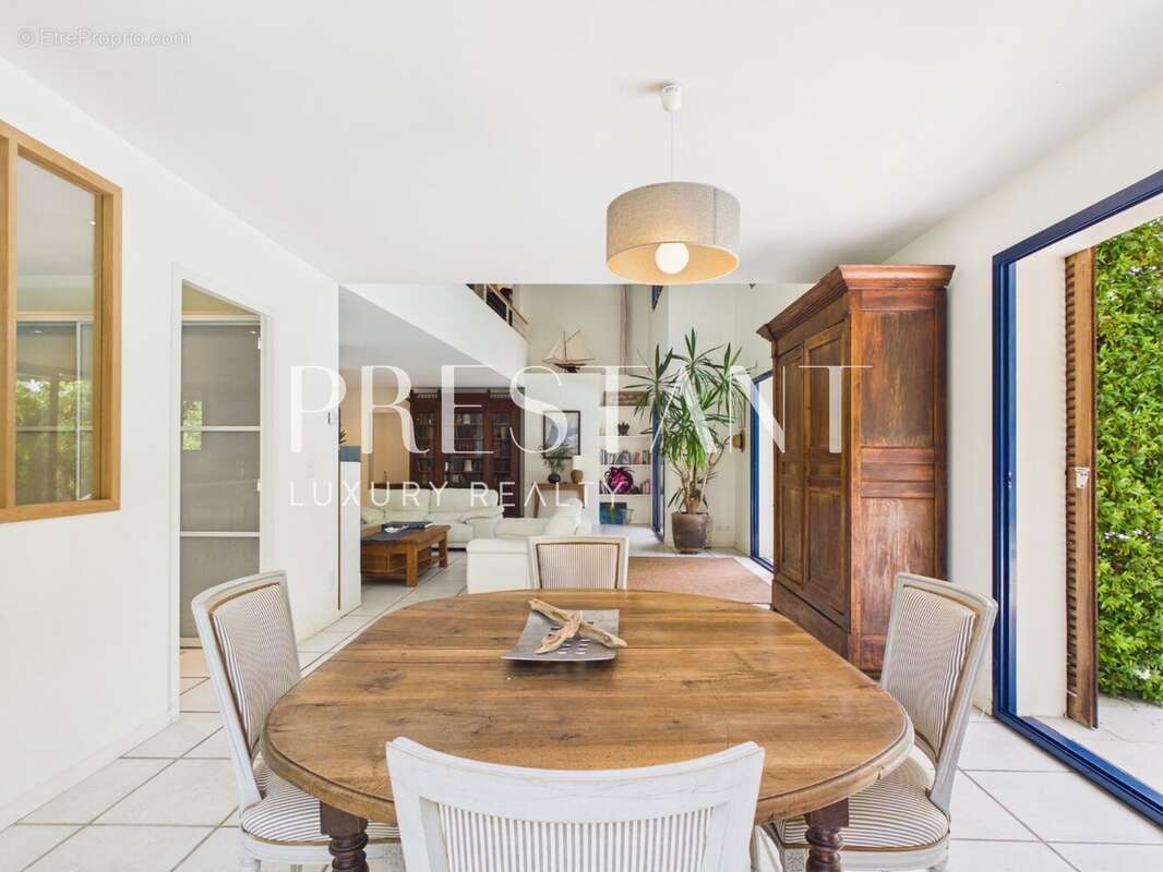 Maison d'Architecte au Calme, Piscine et jardin arboré. - photo 5