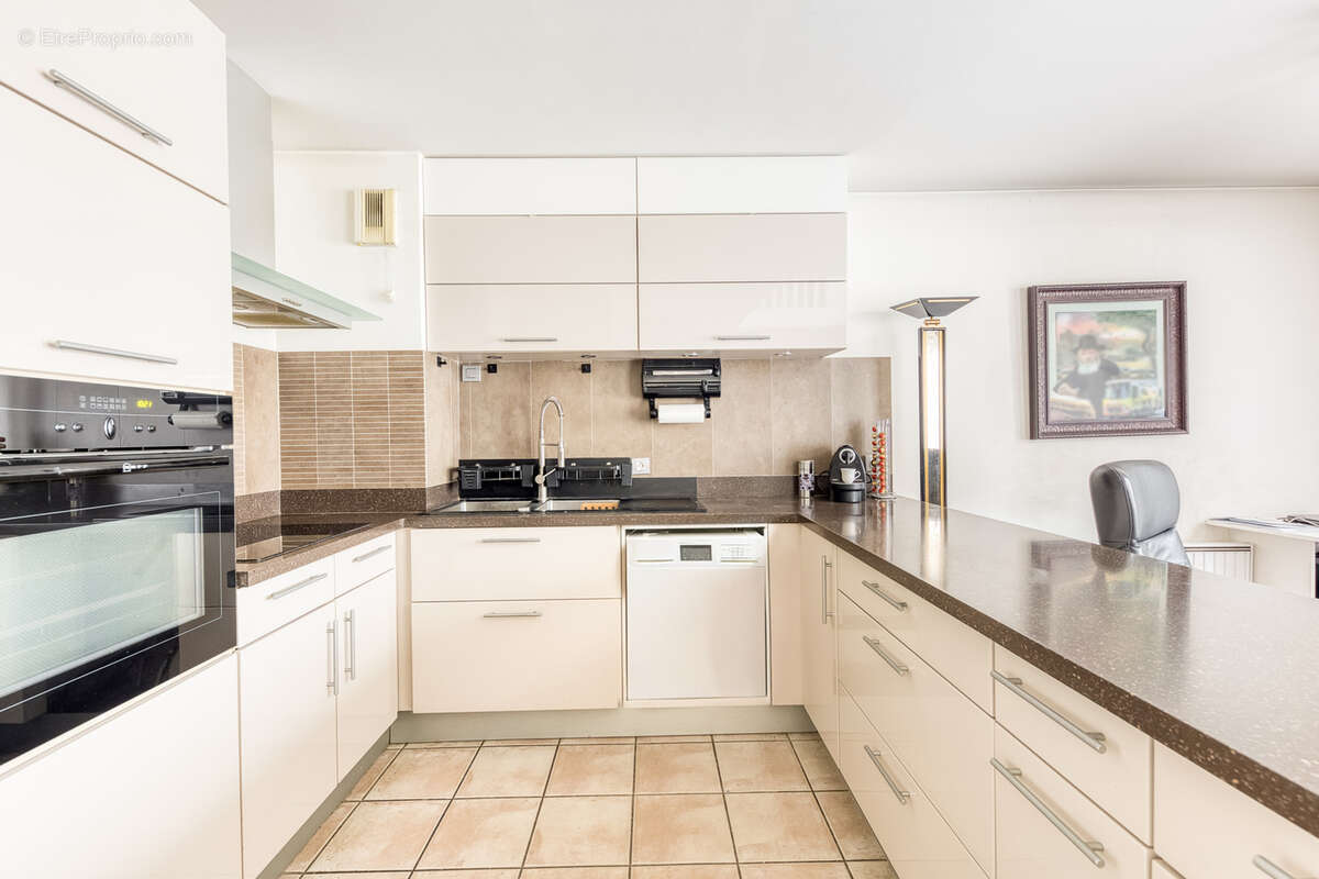 Appartement à EMERAINVILLE