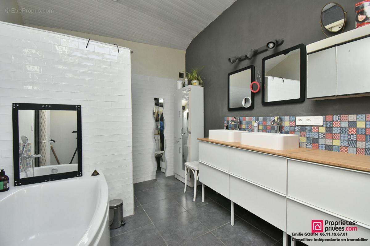 Maison à TREMENTINES