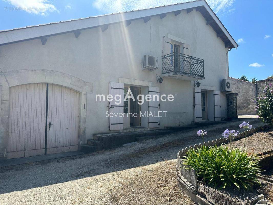 Maison à SALLES-D'ANGLES