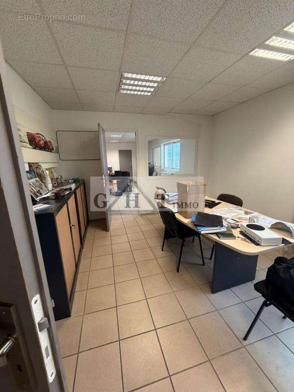 Commerce à LA VILLE-DU-BOIS