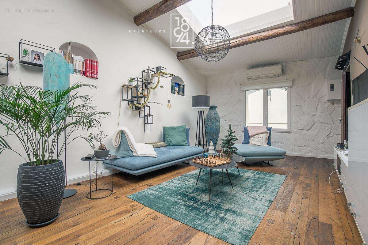 Appartement à MARSEILLE-7E