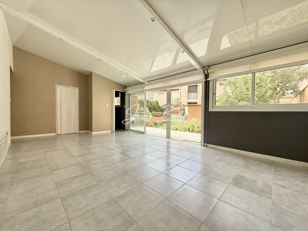 Maison à SAINT-ESTEVE