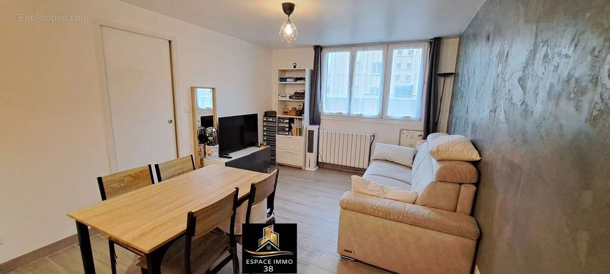 Appartement à LE PONT-DE-CLAIX