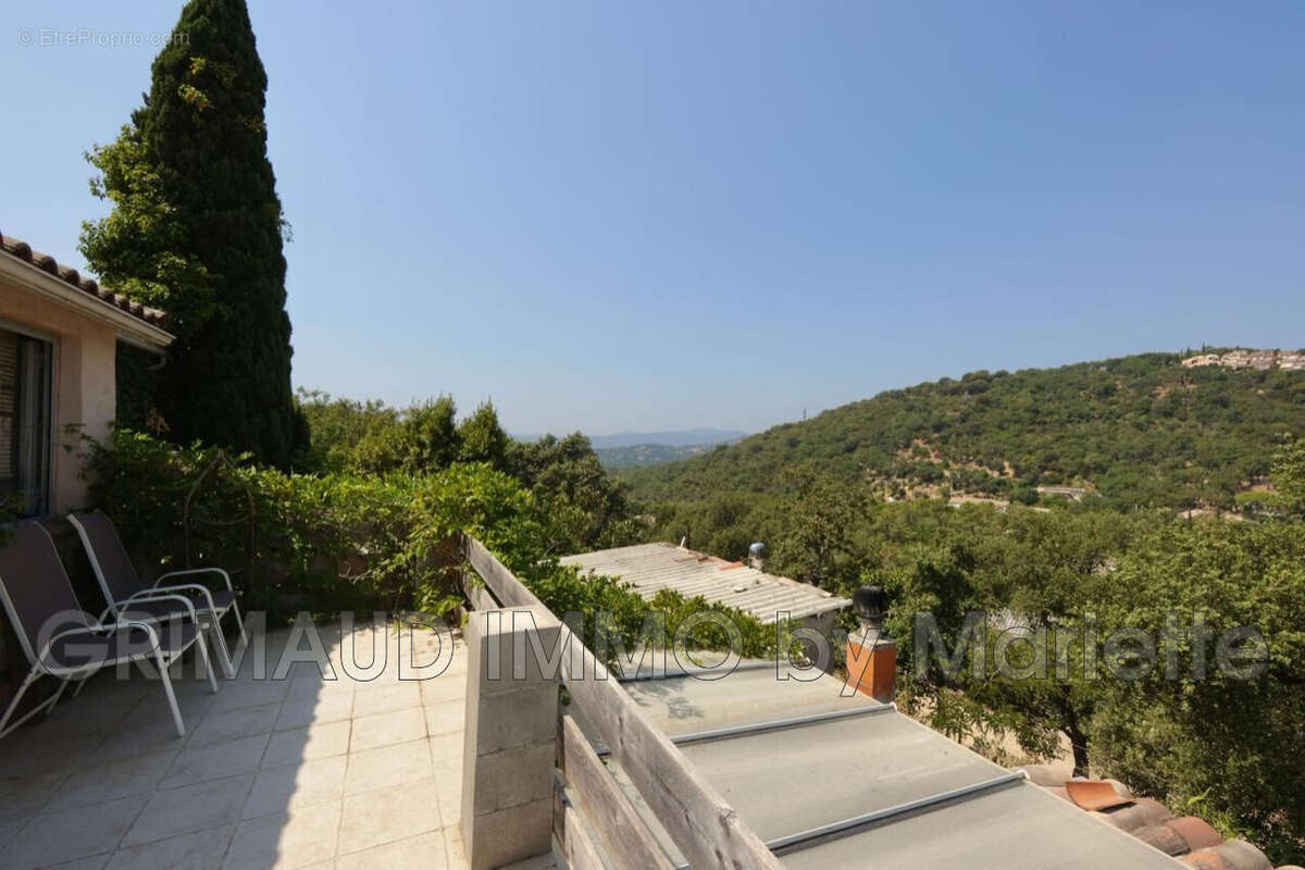 Maison 170 m² à Grimaud  - photo 9