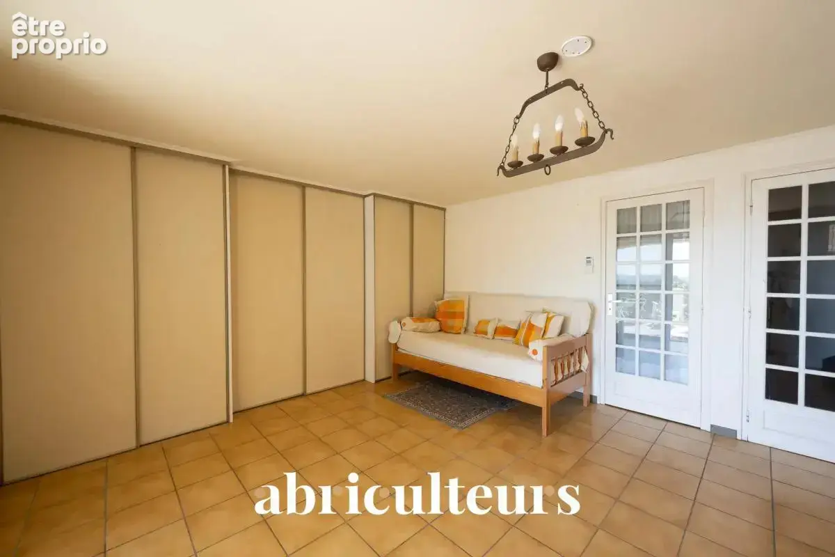 Maison familiale à fort potentiel de 150 m² – Vue panoramique – Piscine et jardin arboré – Seillans - photo 14