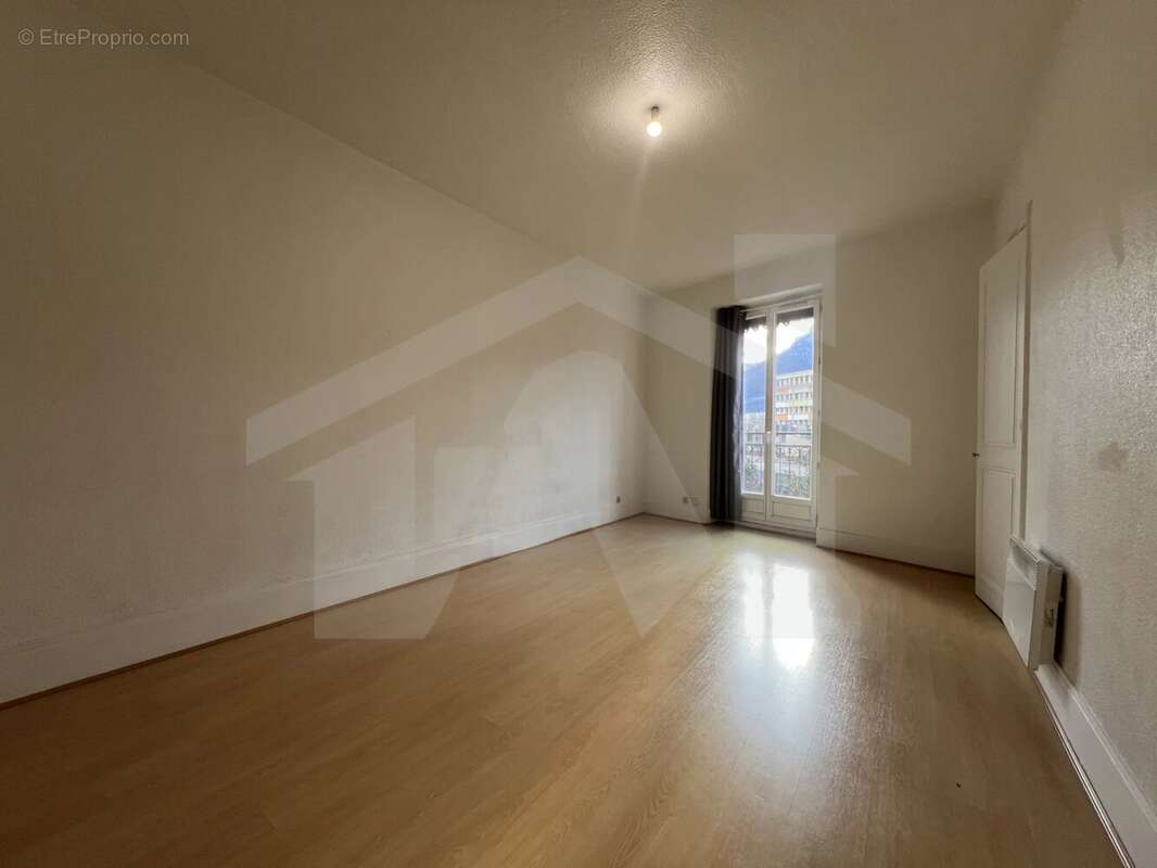 T3 3eme etage - 38 rue diderot - photo 7