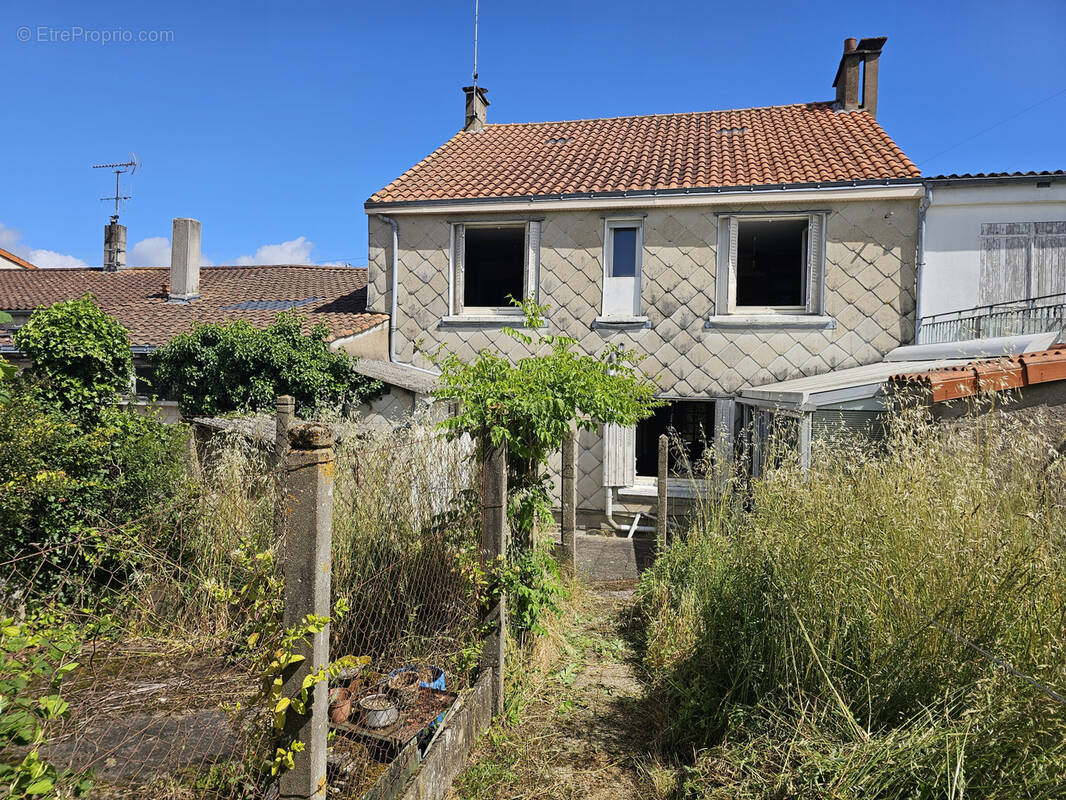 Maison à LA ROMAGNE