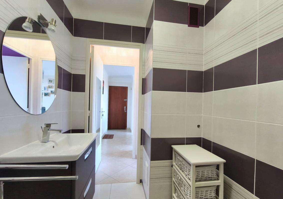 Appartement à SIX-FOURS-LES-PLAGES