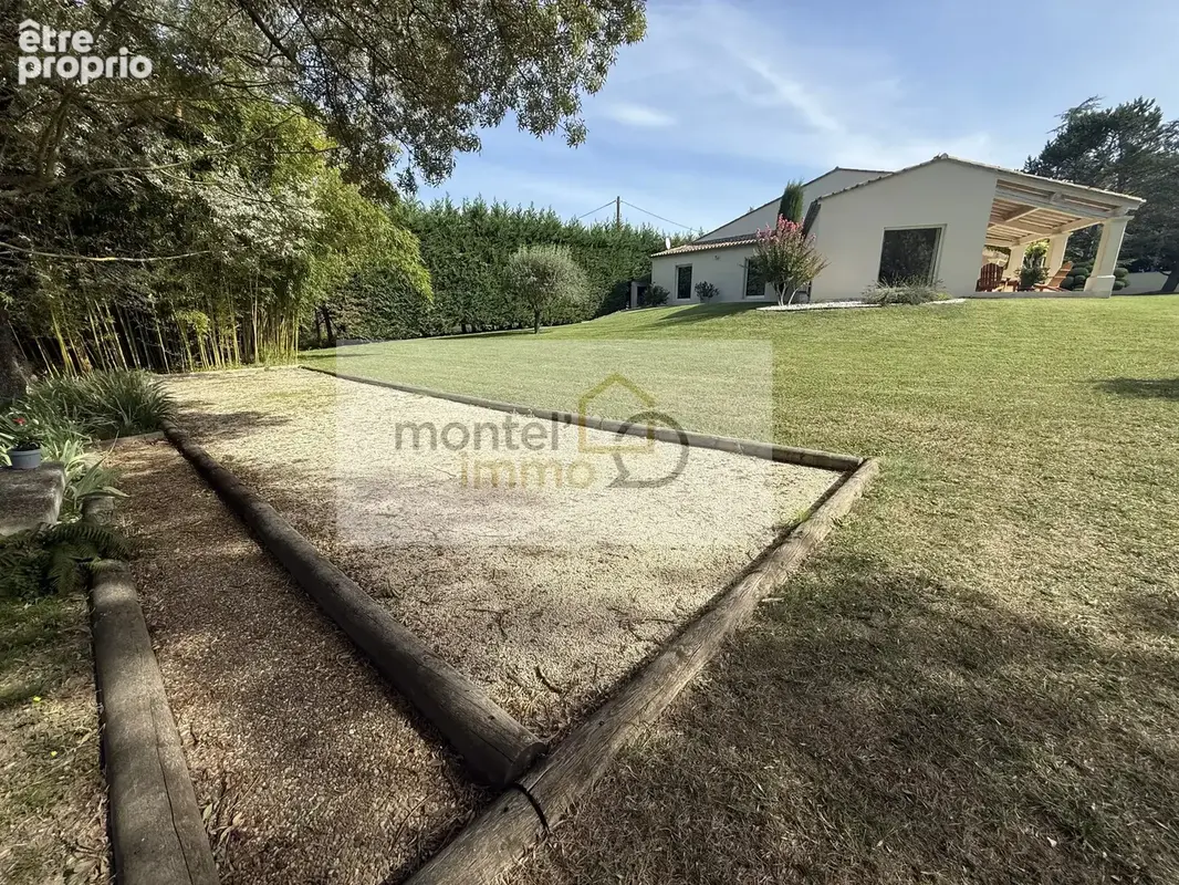 Maison familiale rénovée 200 mètres carrés, 5 chambres dont 2 suites, piscine et grand terrain de 3500 mètres carrés à 10 minute - photo 20