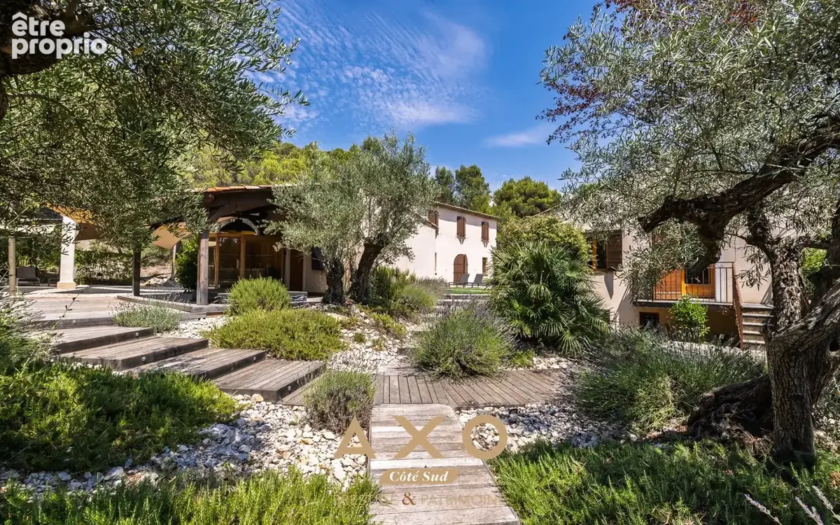 Saint marc jaumegarde - vue sainte victoire - ensemble immobilier - 2 maisons - 380 m2  - appartements - jacuzzi - spa - 2 pisci - photo 18